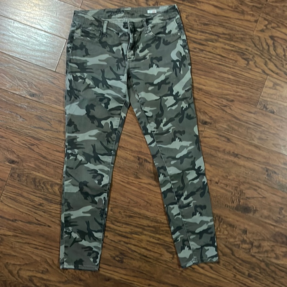Juniors (womens) Arizona Jeans super skinny cami pants. Size 9